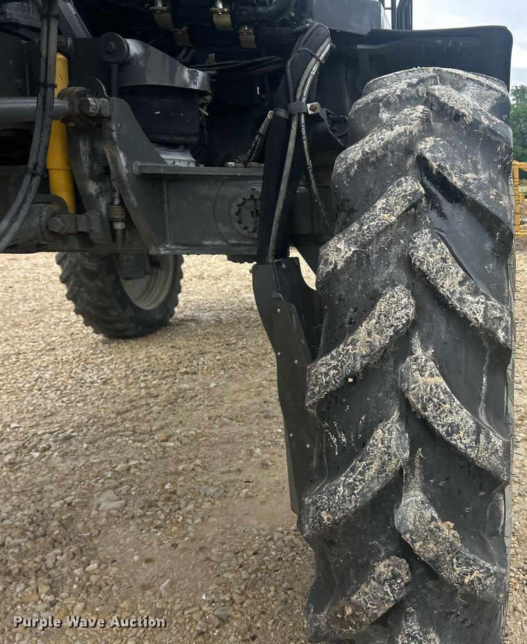 image for item EK8187 2012 Rogator RG1100 sprayer