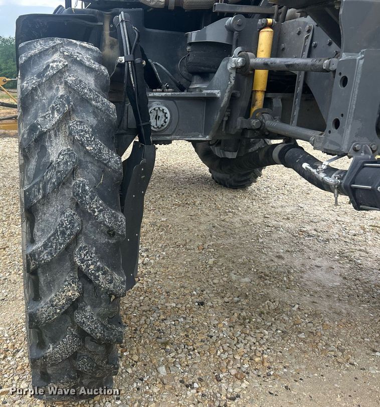 image for item EK8187 2012 Rogator RG1100 sprayer