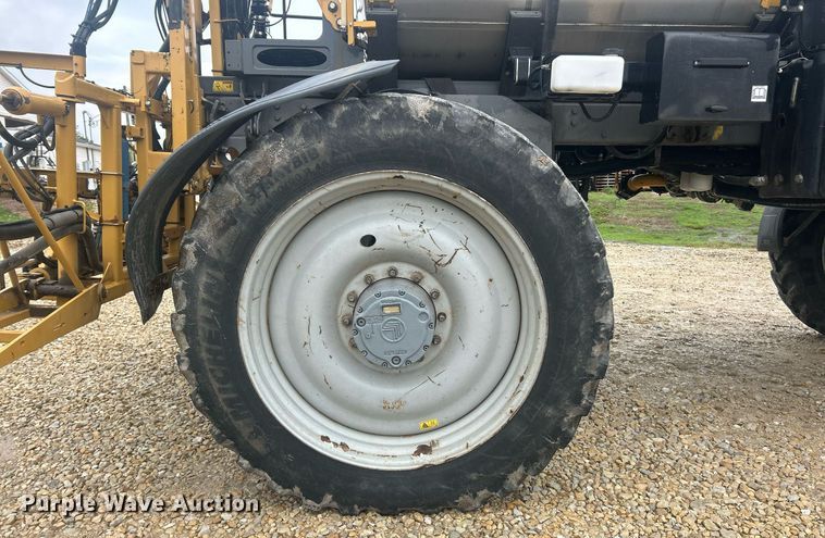 image for item EK8187 2012 Rogator RG1100 sprayer