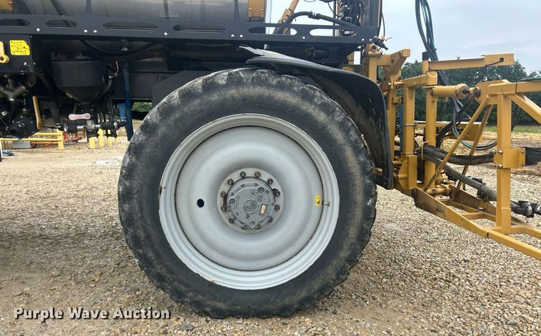 image for item EK8187 2012 Rogator RG1100 sprayer