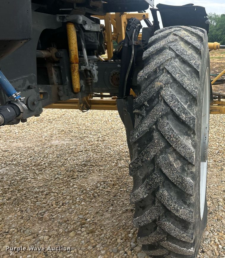 image for item EK8187 2012 Rogator RG1100 sprayer