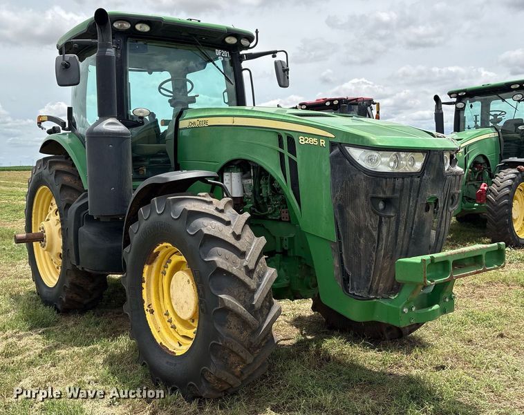 image for item EM2635 2011 John Deere 8285R MFWD tractor