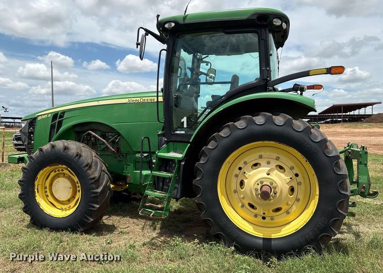 image for item EM2635 2011 John Deere 8285R MFWD tractor