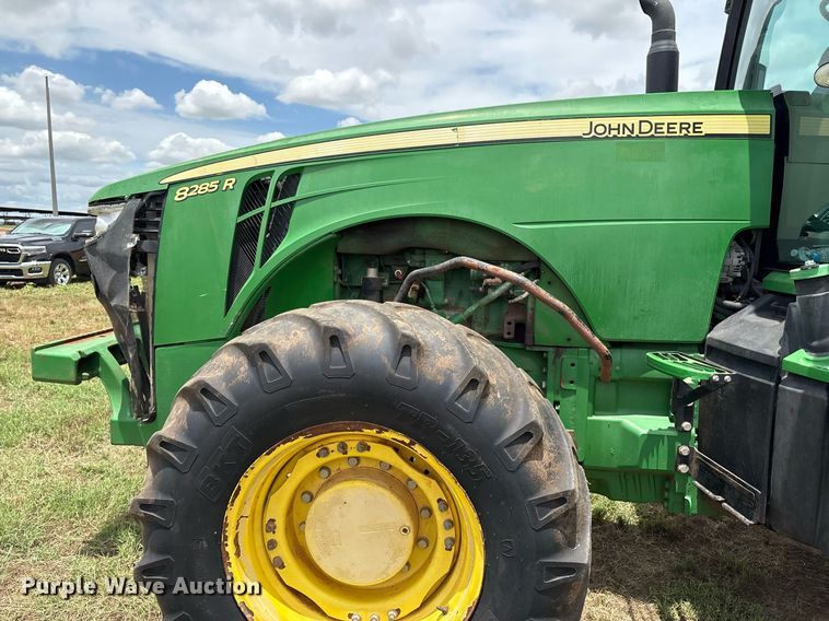 image for item EM2635 2011 John Deere 8285R MFWD tractor