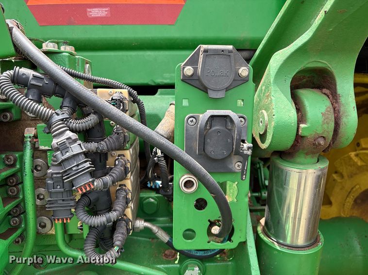 image for item EM2635 2011 John Deere 8285R MFWD tractor