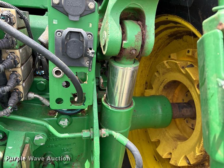 image for item EM2635 2011 John Deere 8285R MFWD tractor