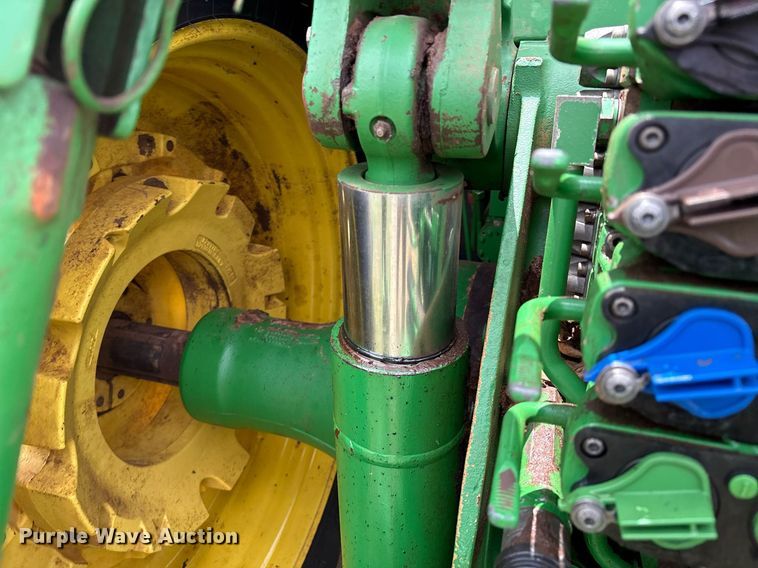 image for item EM2635 2011 John Deere 8285R MFWD tractor