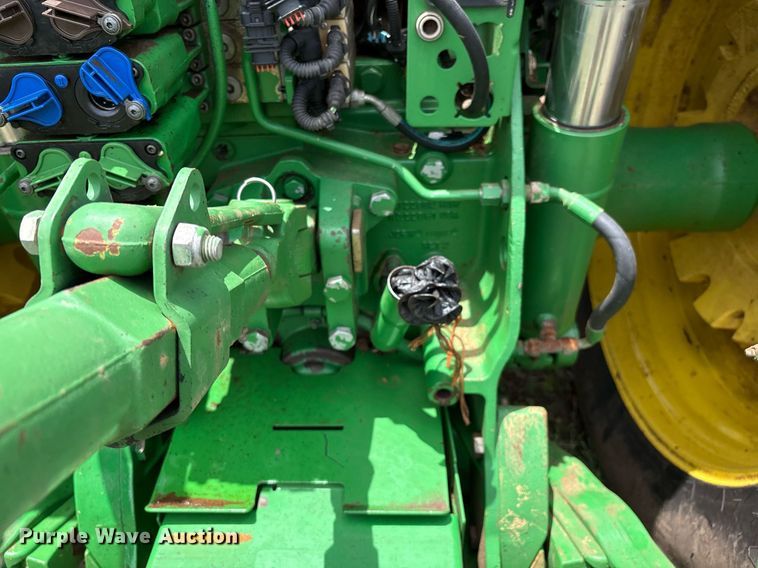 image for item EM2635 2011 John Deere 8285R MFWD tractor