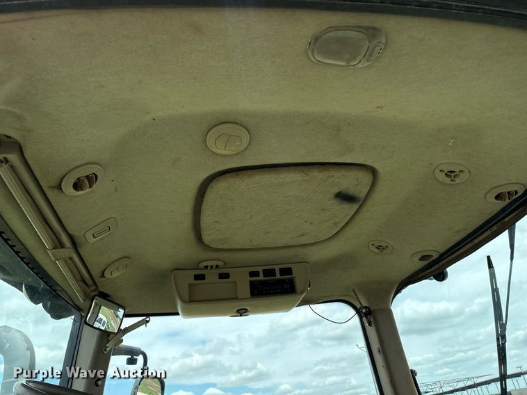 image for item EM2635 2011 John Deere 8285R MFWD tractor