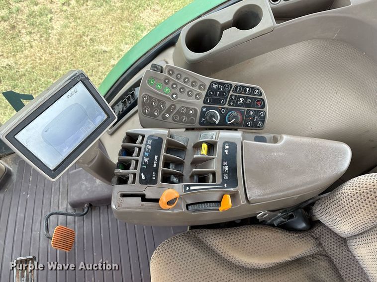 image for item EM2635 2011 John Deere 8285R MFWD tractor