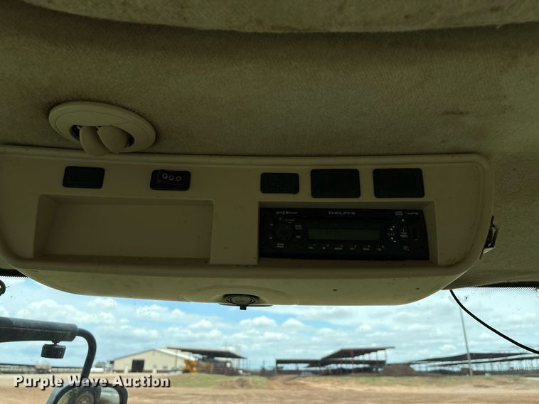 image for item EM2635 2011 John Deere 8285R MFWD tractor