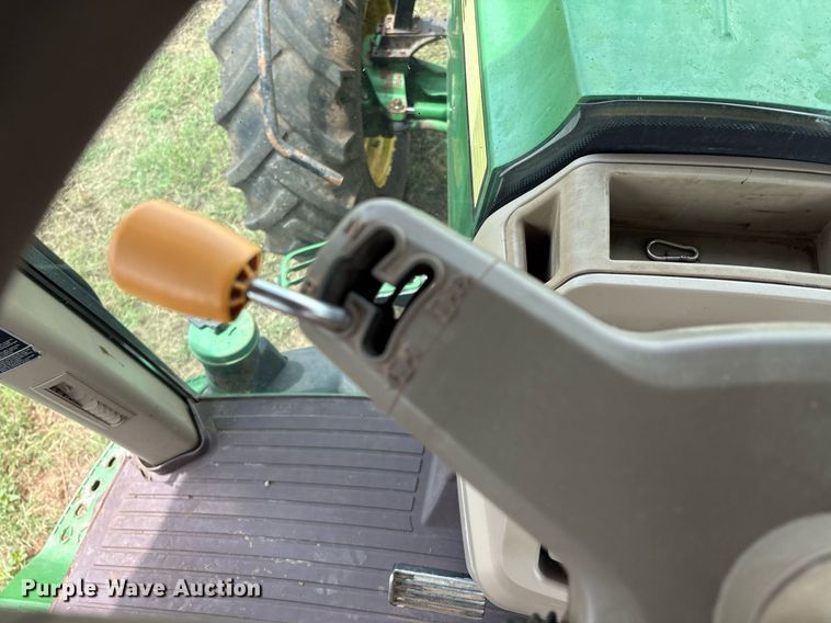 image for item EM2635 2011 John Deere 8285R MFWD tractor