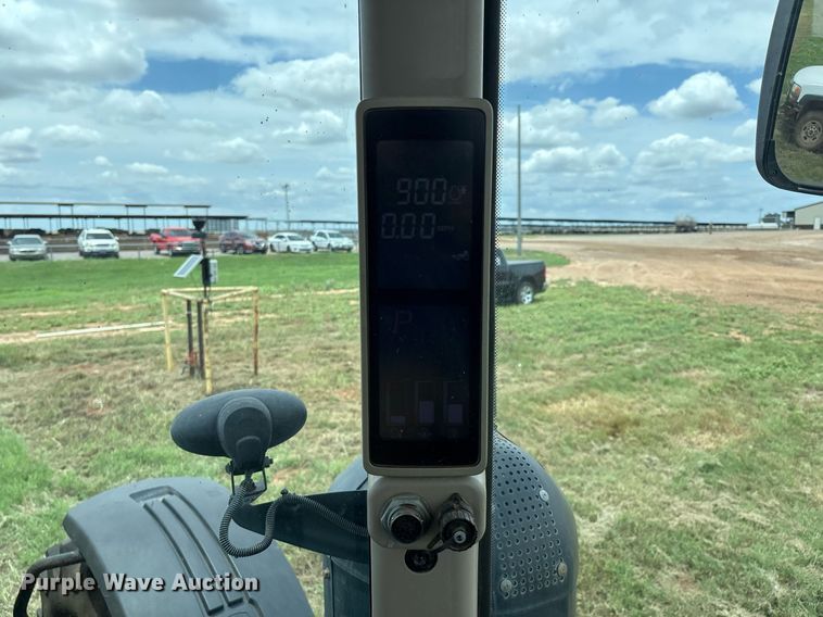 image for item EM2635 2011 John Deere 8285R MFWD tractor