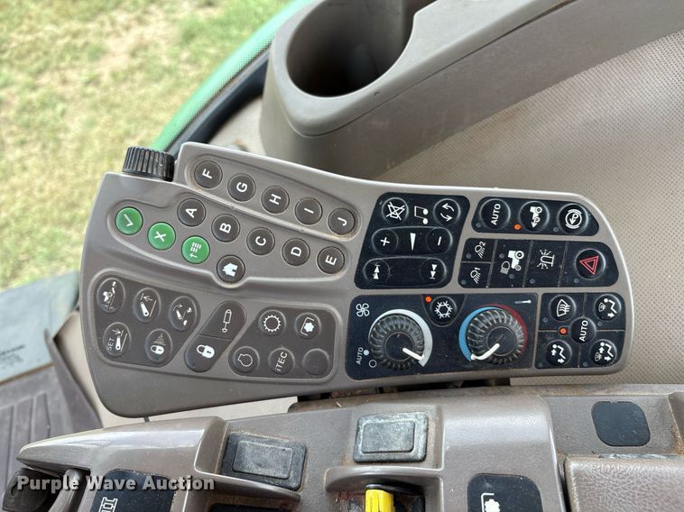 image for item EM2635 2011 John Deere 8285R MFWD tractor