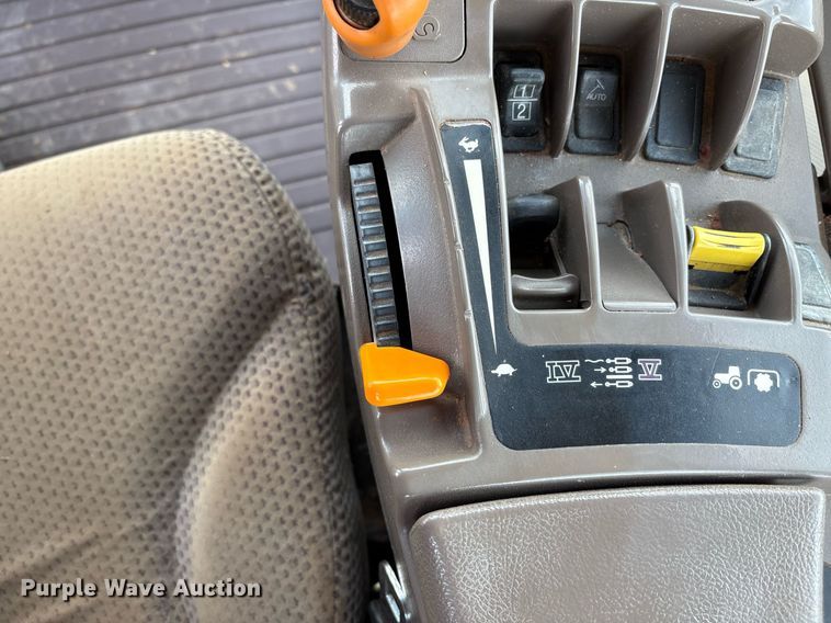 image for item EM2635 2011 John Deere 8285R MFWD tractor