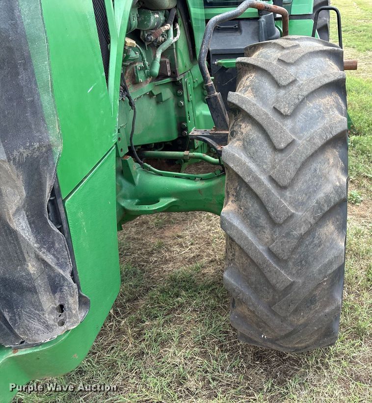 image for item EM2635 2011 John Deere 8285R MFWD tractor