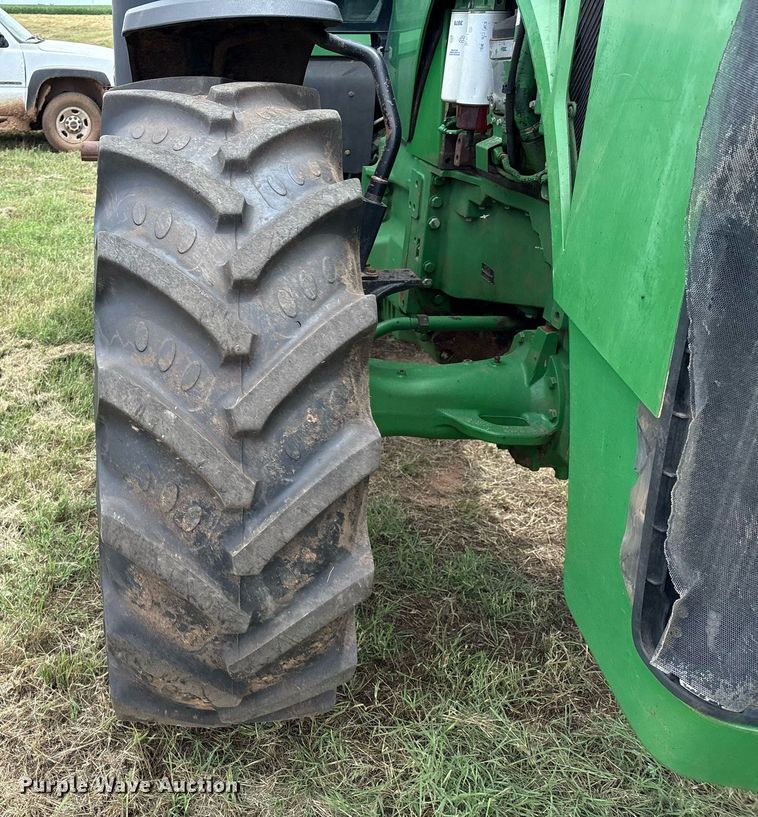 image for item EM2635 2011 John Deere 8285R MFWD tractor