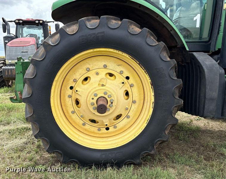 image for item EM2635 2011 John Deere 8285R MFWD tractor