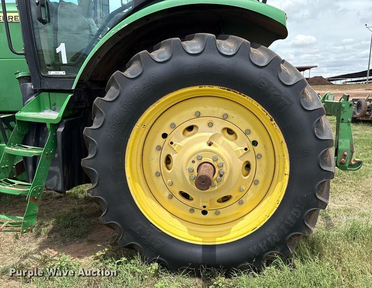 image for item EM2635 2011 John Deere 8285R MFWD tractor