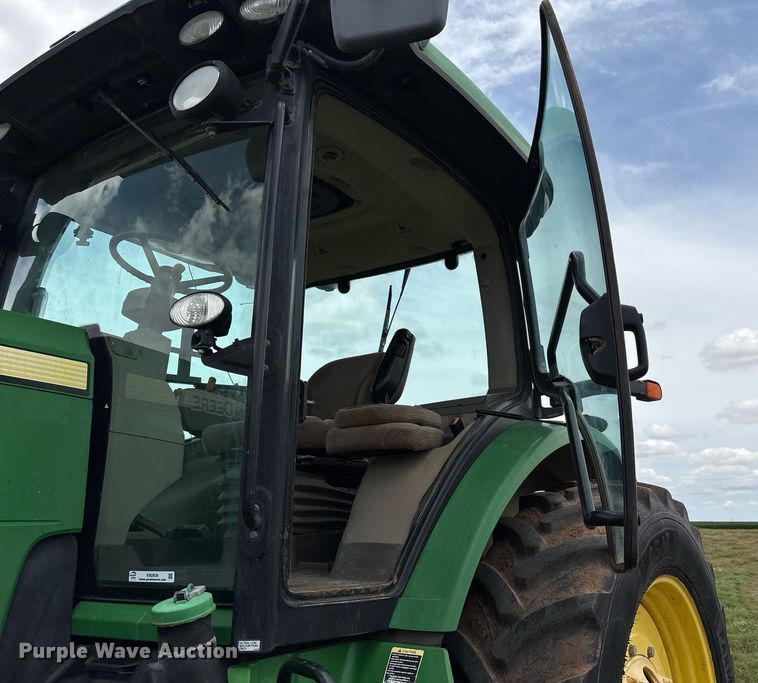 image for item EM2636 2014 John Deere 8260R MFWD tractor