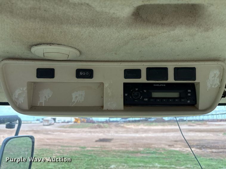 image for item EM2636 2014 John Deere 8260R MFWD tractor