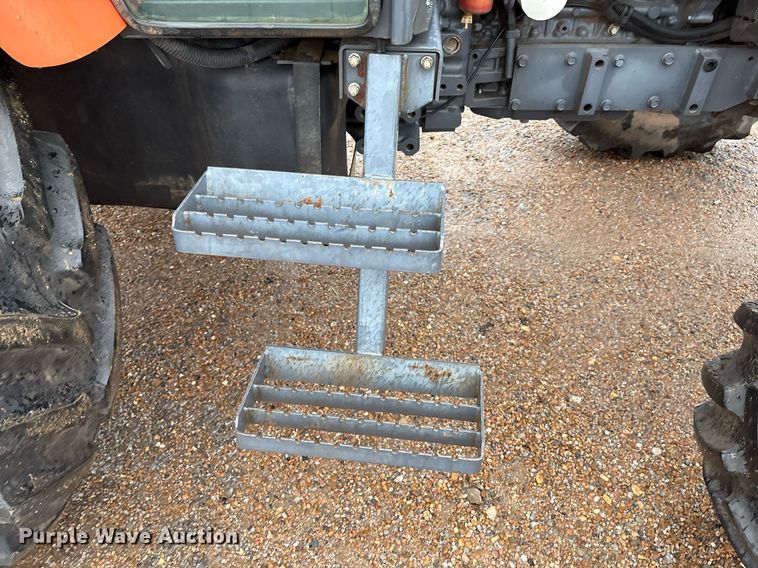 image for item EM2640 Kubota M108S MFWD tractor