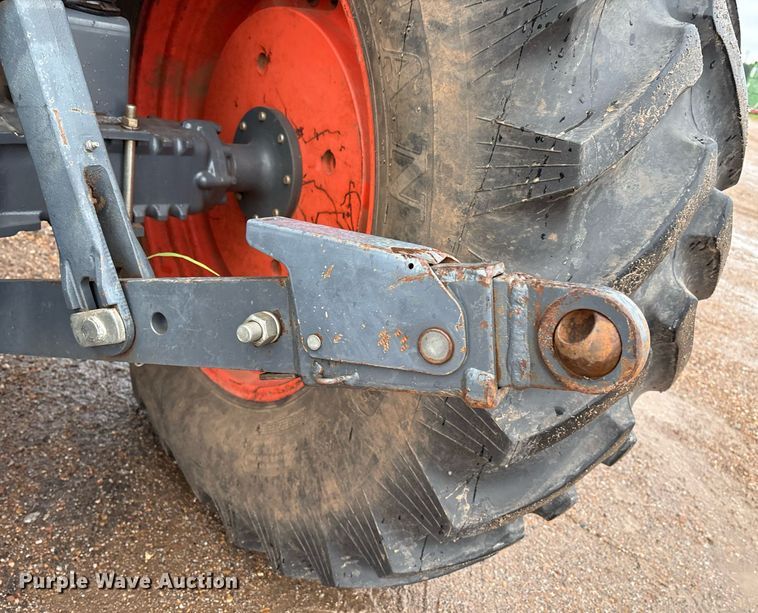 image for item EM2640 Kubota M108S MFWD tractor