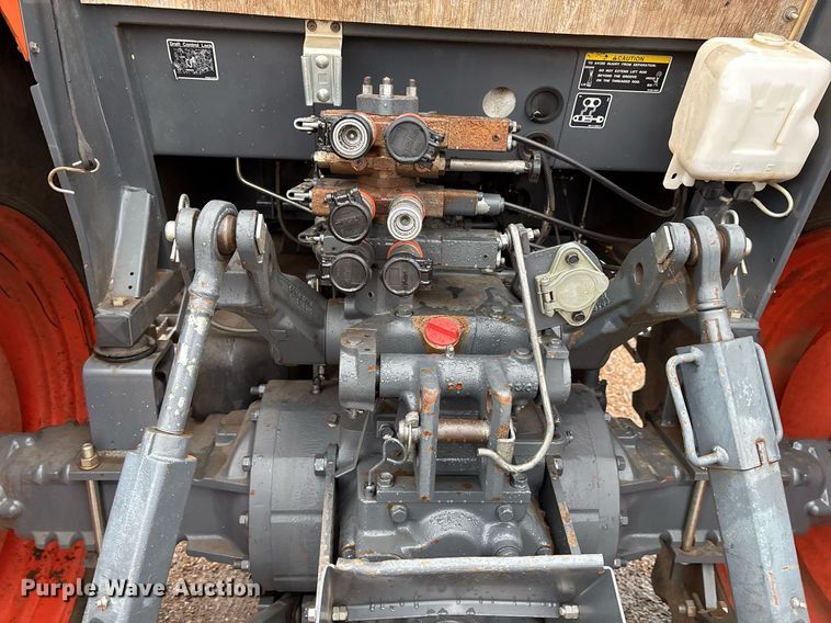 image for item EM2640 Kubota M108S MFWD tractor