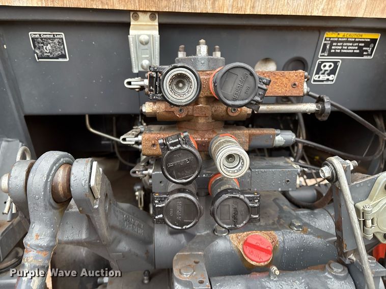 image for item EM2640 Kubota M108S MFWD tractor