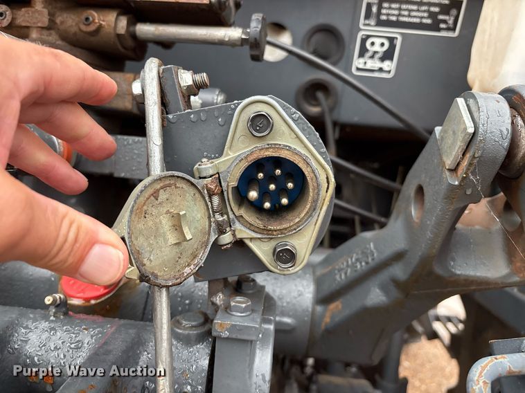 image for item EM2640 Kubota M108S MFWD tractor