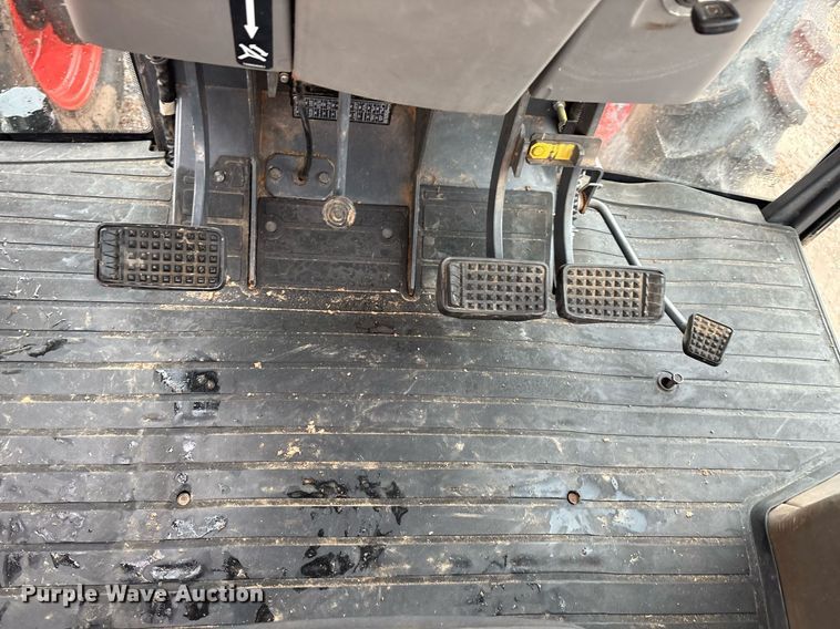 image for item EM2640 Kubota M108S MFWD tractor