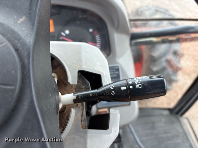 image for item EM2640 Kubota M108S MFWD tractor