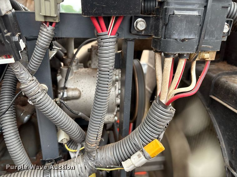 image for item EM2640 Kubota M108S MFWD tractor