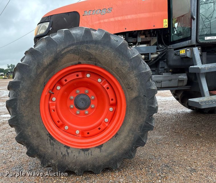 image for item EM2640 Kubota M108S MFWD tractor