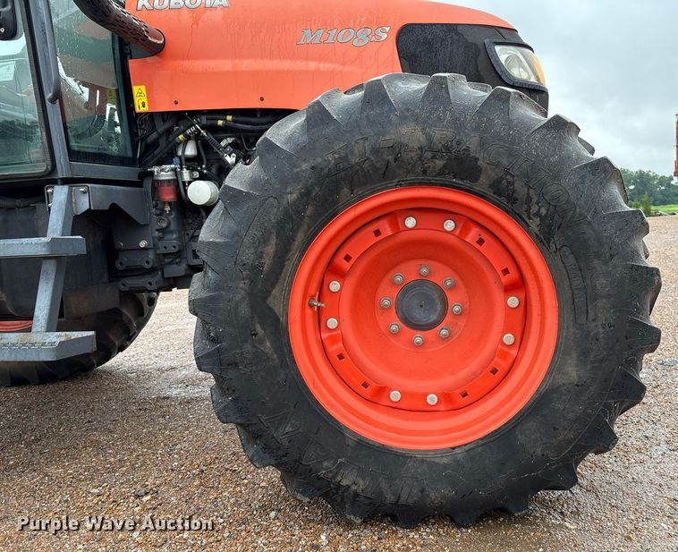 image for item EM2640 Kubota M108S MFWD tractor