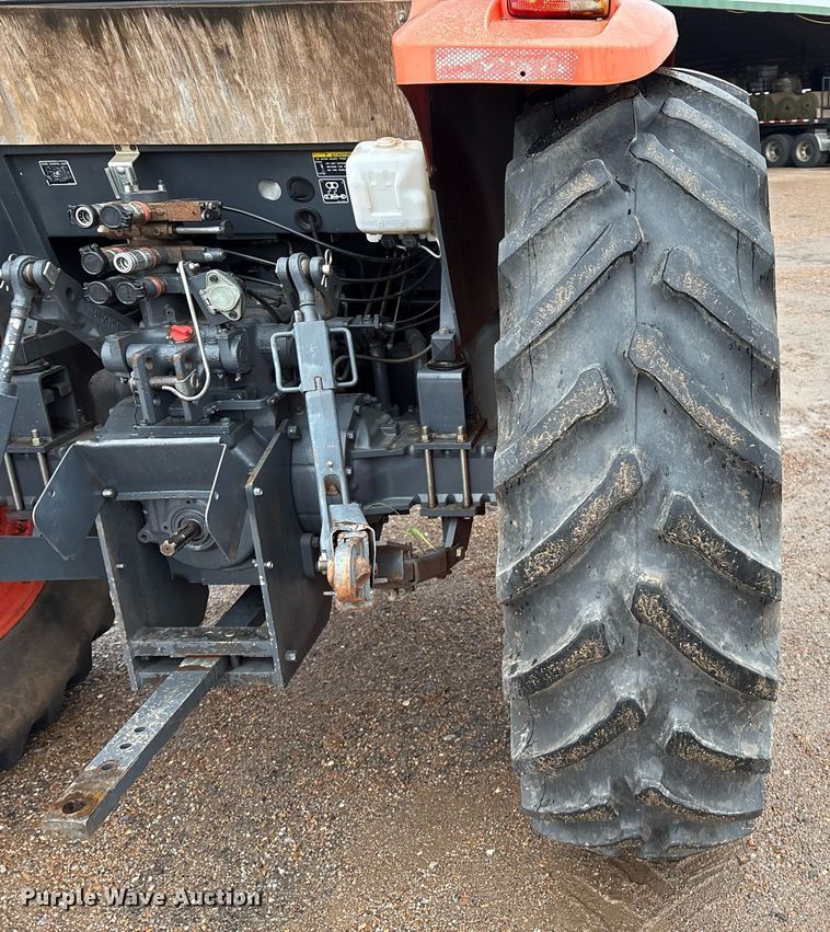 image for item EM2640 Kubota M108S MFWD tractor