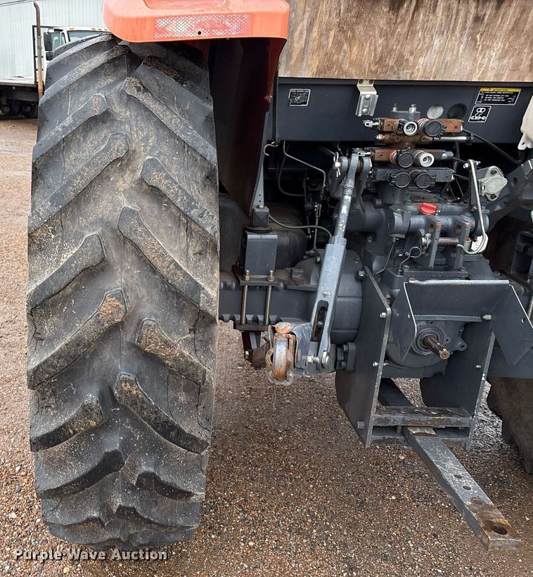 image for item EM2640 Kubota M108S MFWD tractor