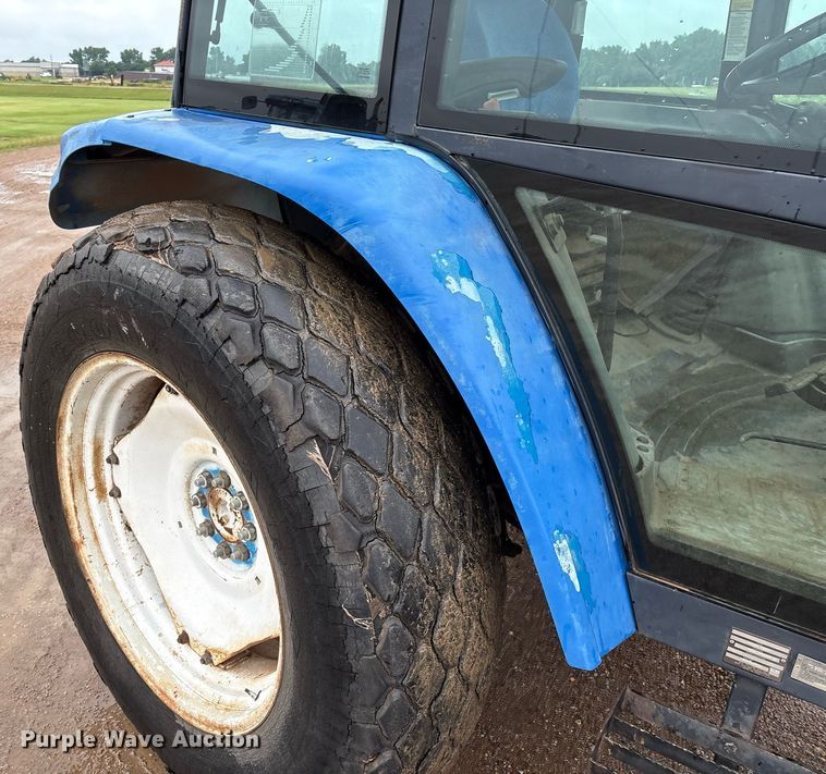 image for item EM2641 1998 New Holland 7635 tractor