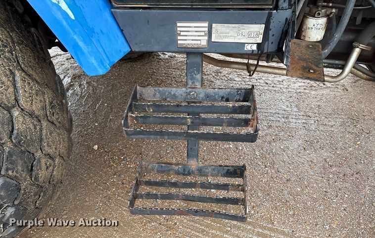 image for item EM2641 1998 New Holland 7635 tractor