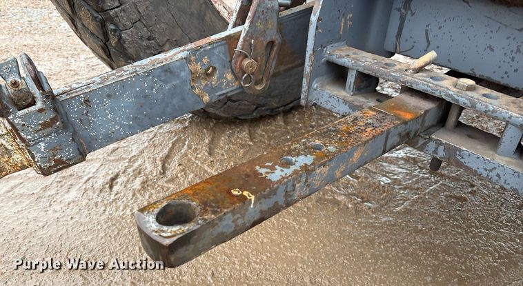 image for item EM2641 1998 New Holland 7635 tractor