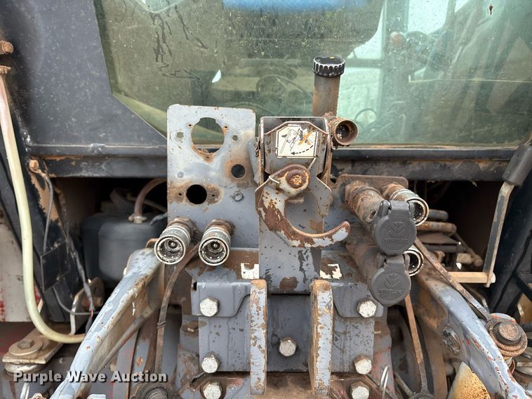 image for item EM2641 1998 New Holland 7635 tractor