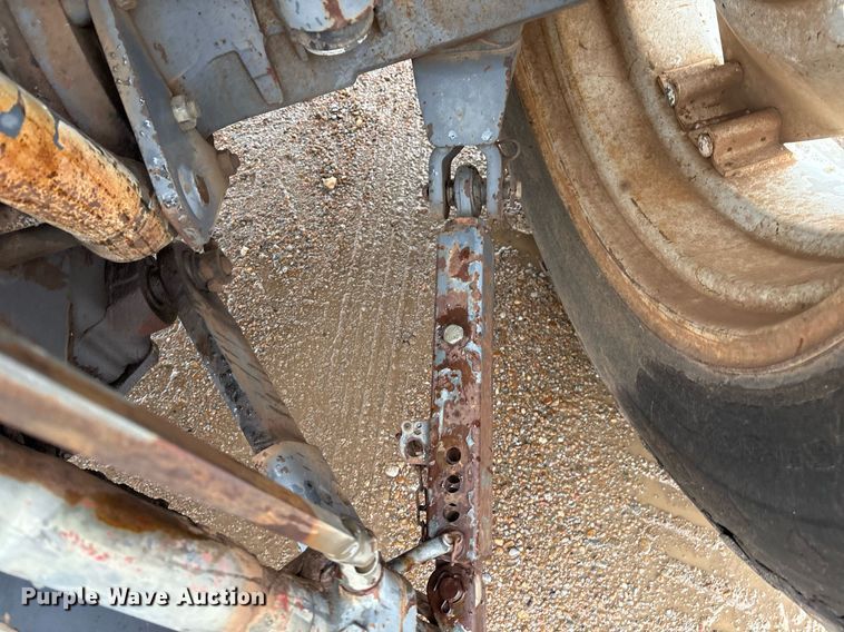 image for item EM2641 1998 New Holland 7635 tractor