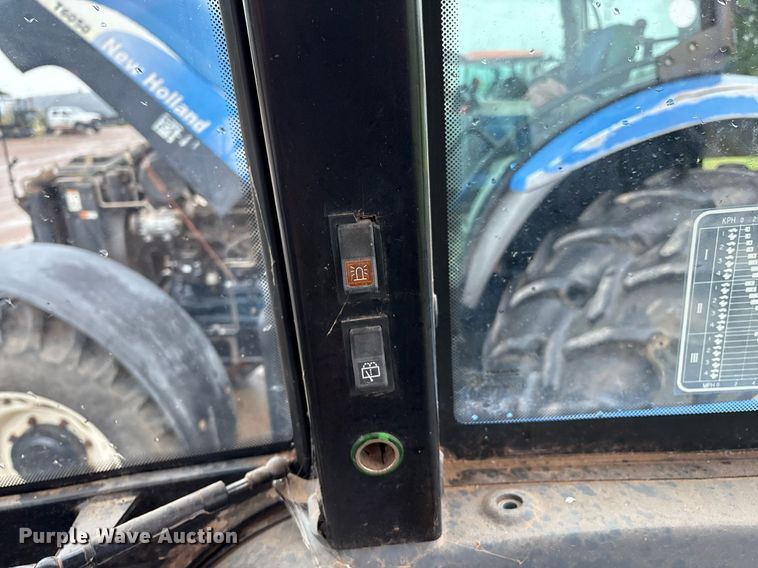 image for item EM2641 1998 New Holland 7635 tractor