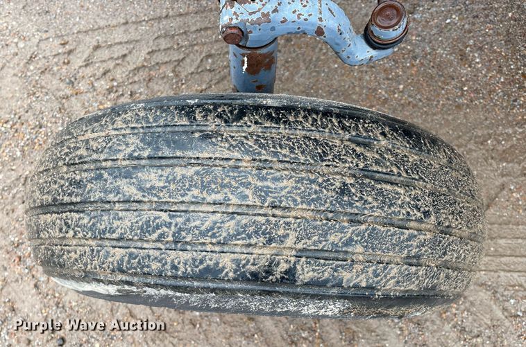 image for item EM2641 1998 New Holland 7635 tractor