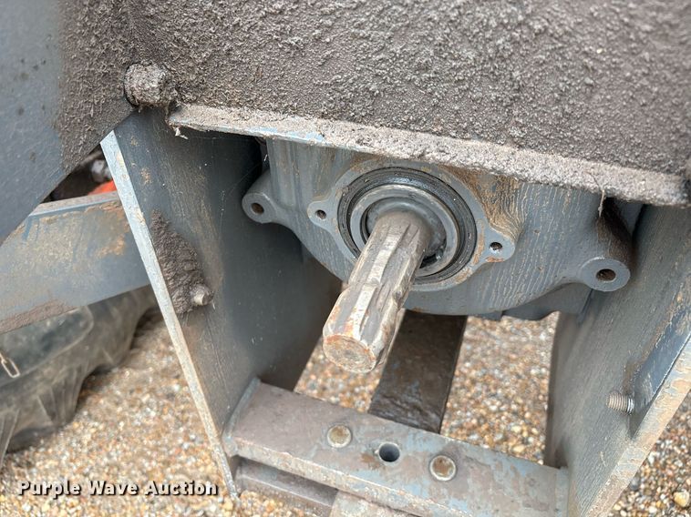 image for item EM2644 Kubota M108S MFWD tractor