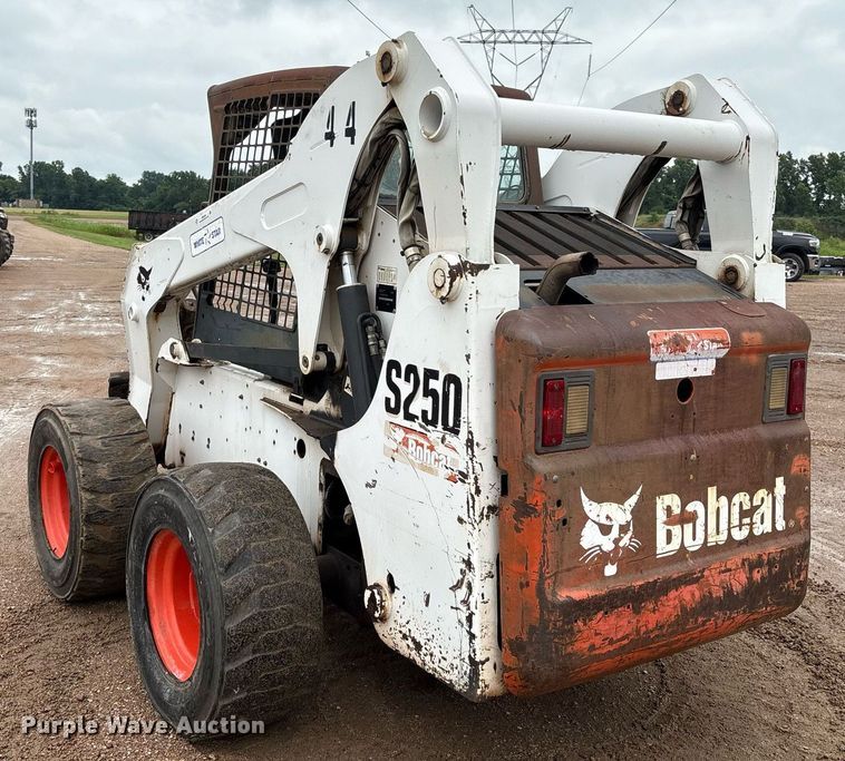 image for item EM2646 2008 Bobcat S250 skid steer loader