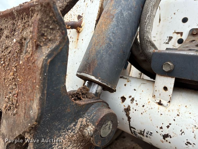 image for item EM2646 2008 Bobcat S250 skid steer loader