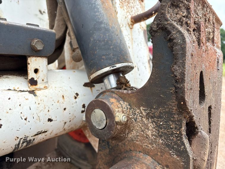 image for item EM2646 2008 Bobcat S250 skid steer loader