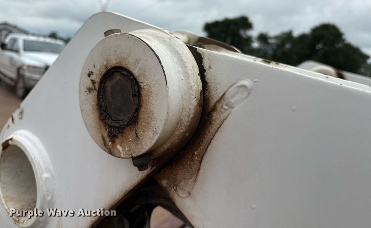 image for item EM2646 2008 Bobcat S250 skid steer loader