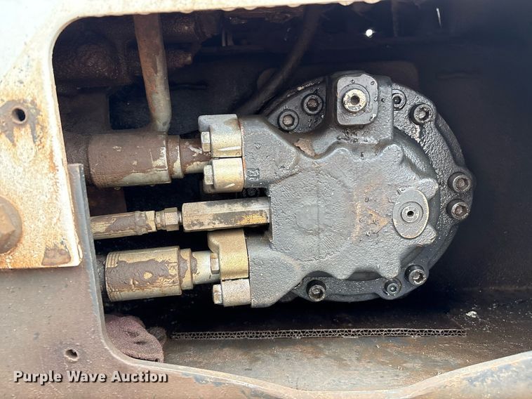 image for item EM2646 2008 Bobcat S250 skid steer loader